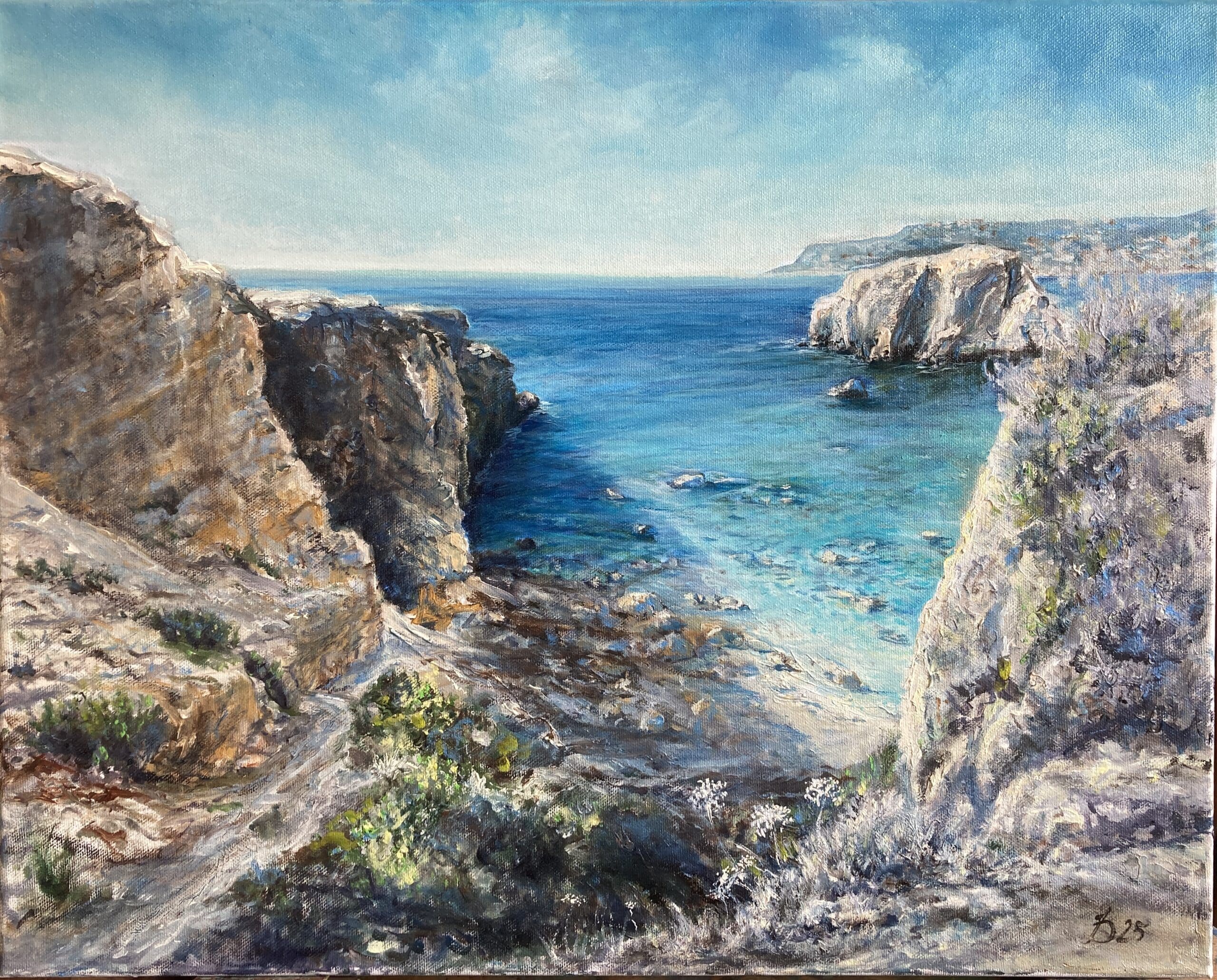 Ölgemälde Zwischen Fels und Flut, Gozo, mit felsigen Klippen, grünem Gelände und einem Pfad zur kleinen Bucht von Matthias Schneider-Dominco